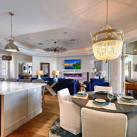 Bikinis And Martinis Waterfront Canal Villa Anna Maria Exterior foto