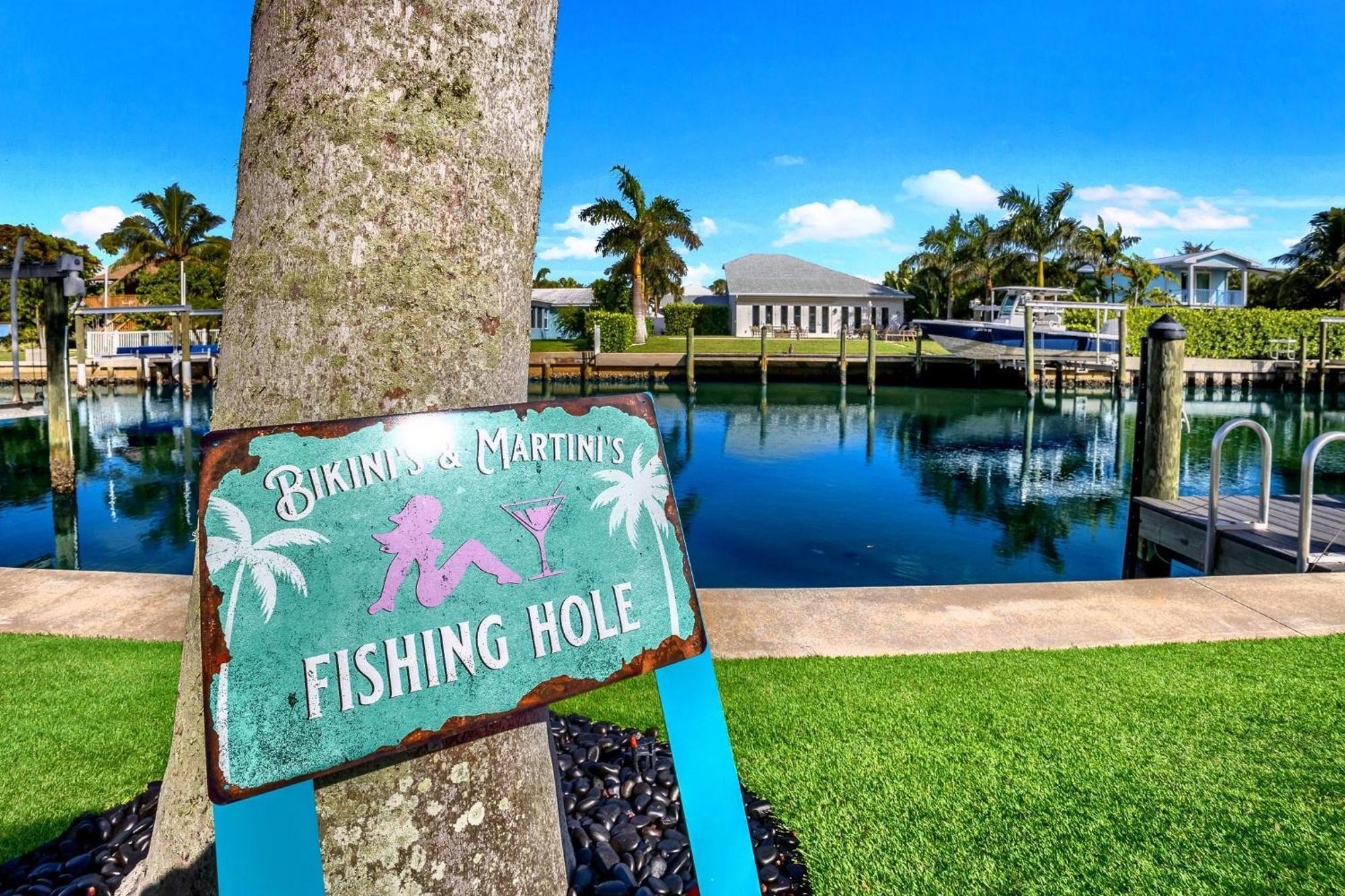 Bikinis And Martinis Waterfront Canal Villa Anna Maria Exterior foto