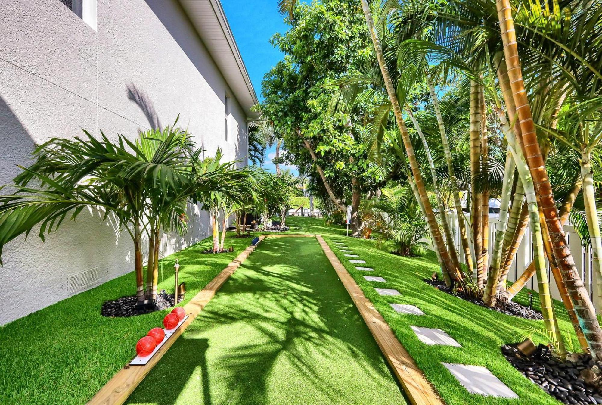 Bikinis And Martinis Waterfront Canal Villa Anna Maria Exterior foto