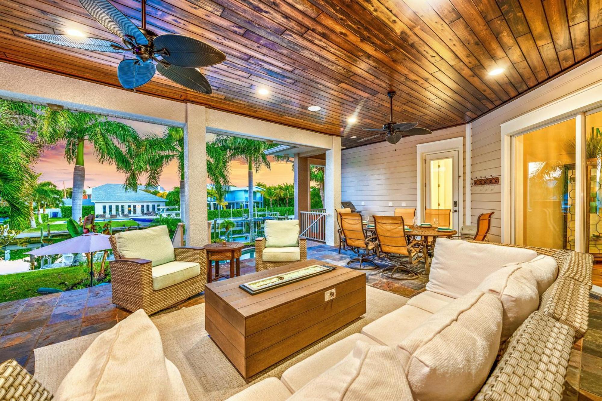 Bikinis And Martinis Waterfront Canal Villa Anna Maria Exterior foto
